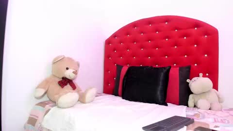 Snapshot of brittany_williams_ chatting on 03-07-25, 12:23 online show from 03-07-25, 12:23