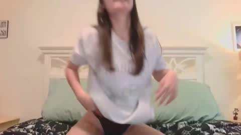 Snapshot of brittbratt24 chatting on 05-02-26, 02:55 Britt online show from 05-02-26, 02:55