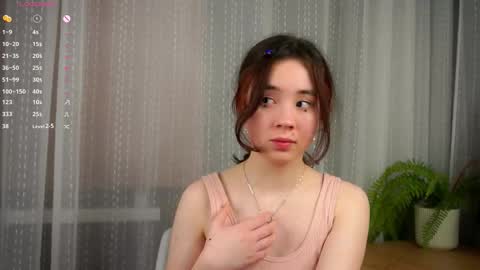 Snapshot of britthe chatting on 11-25-25, 11:32 Lina online show from 11-25-25, 11:32
