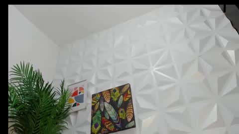 Snapshot of briyit_doll chatting on 02-05-25, 02:51 BRIYIT online show from 02-05-25, 02:51