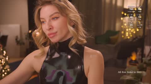 Snapshot of bronnica chatting on 12-29-24, 02:52 Anna online show from 12-29-24, 02:52