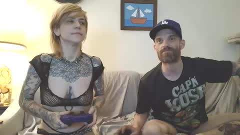 Snapshot of brt37 chatting on 02-02-26, 04:44 Canadiantryoncouple online show from 02-02-26, 04:44