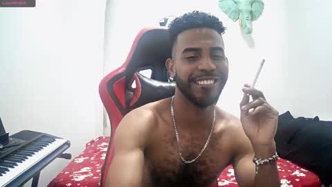 bruce_1111 online show from 11-04-25, 08:41