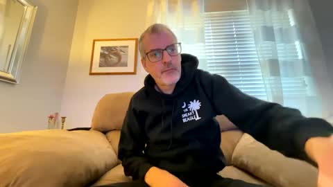 Snapshot of bruce_918 chatting on 12-17-24, 03:39 Bruce online show from 12-17-24, 03:39