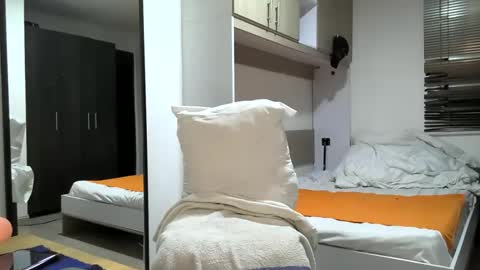 Bruce online show from 01-06-25, 06:03