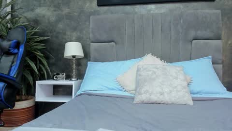 Bruce Hans online show from 10-23-25, 11:42