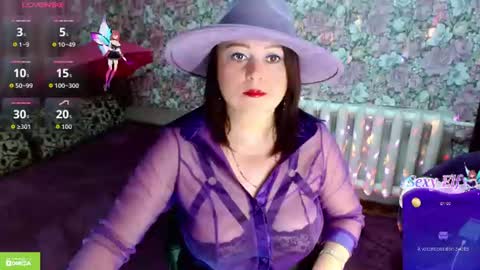Julia online show from 06-20-26, 08:55