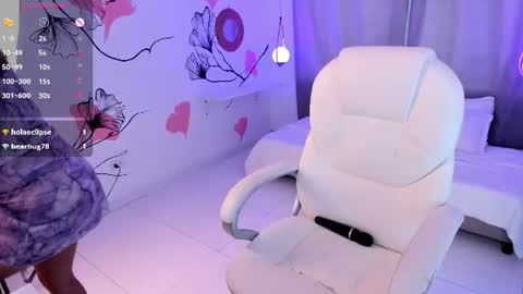 Snapshot of brunette_noova chatting on 06-11-26, 10:08 Nova online show from 06-11-26, 10:08