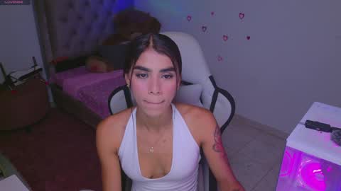 SARAH  online show from 04-12-26, 03:33