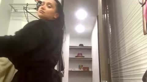 BRUNETTE DIAMOND  online show from 07-21-26, 05:48