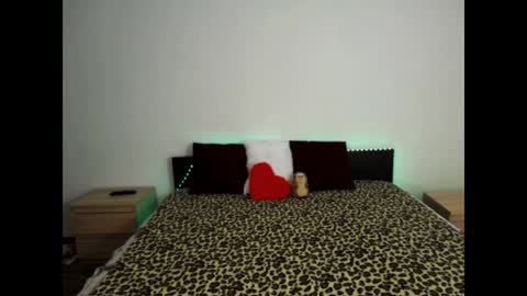 Snapshot of brunettgirl_ chatting on 12-10-24, 06:11 Ellis online show from 12-10-24, 06:11