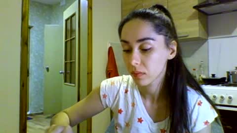 Snapshot of brunettgirl_ chatting on 12-17-24, 04:00 Ellis online show from 12-17-24, 04:00