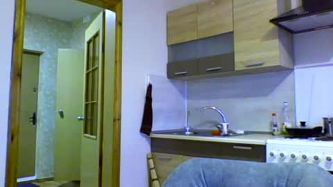 Snapshot of brunettgirl_ chatting on 12-18-24, 06:32 Ellis online show from 12-18-24, 06:32