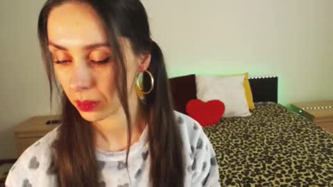Snapshot of brunettgirl_ chatting on 01-15-25, 06:22 Ellis online show from 01-15-25, 06:22