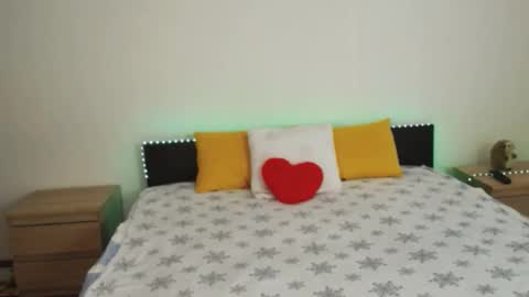 Snapshot of brunettgirl_ chatting on 02-10-25, 05:25 Ellis online show from 02-10-25, 05:25
