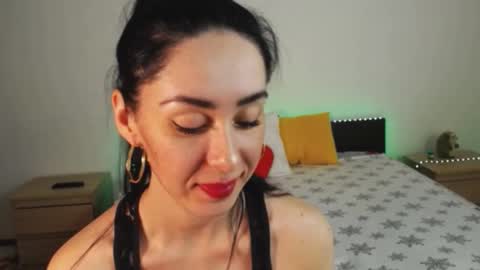 Snapshot of brunettgirl_ chatting on 02-11-25, 04:02 Ellis online show from 02-11-25, 04:02