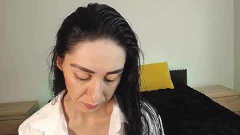Snapshot of brunettgirl_ chatting on 03-12-25, 05:46 Ellis online show from 03-12-25, 05:46