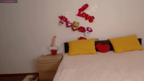 Snapshot of brunettgirl_ chatting on 09-22-25, 12:23 Ellis online show from 09-22-25, 12:23