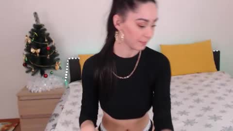 Snapshot of brunettgirl_ chatting on 12-19-25, 08:43 Ellis online show from 12-19-25, 08:43