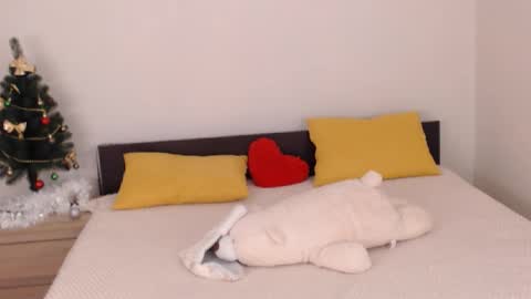 Snapshot of brunettgirl_ chatting on 01-12-26, 04:01 Ellis online show from 01-12-26, 04:01