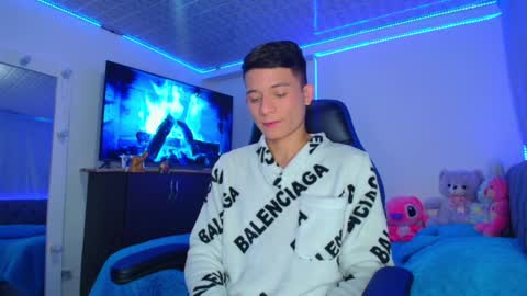 BRYAM INDEPENDENT MODEL online show from 01-24-25, 01:13