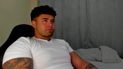 Snapshot of bryan_stoness chatting on 02-21-25, 02:28 bryan stoness online show from 02-21-25, 02:28