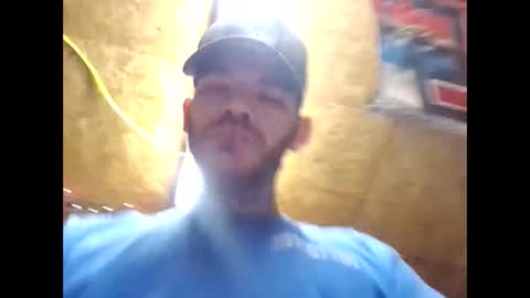 Snapshot of btown3095 chatting on 10-05-25, 03:54 btown3095 online show from 10-05-25, 03:54