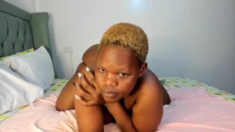 Snapshot of bubble_big_booty chatting on 12-18-24, 10:30 Stacy420 online show from 12-18-24, 10:30