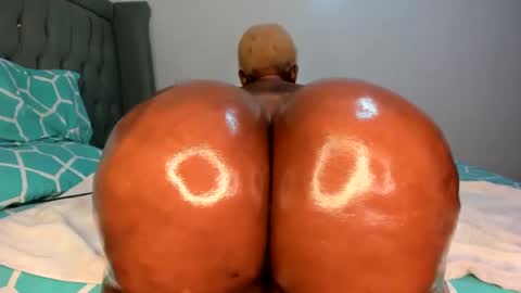 Snapshot of bubble_big_booty chatting on 02-20-25, 12:08 Stacy420 online show from 02-20-25, 12:08