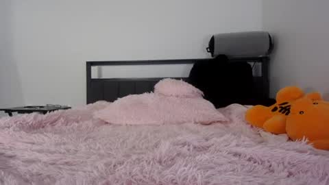 Queen Lola XXX online show from 06-18-26, 09:36