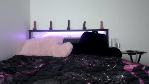 Queen Lola XXX online show from 06-29-26, 05:57