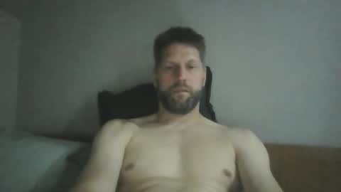 bubblebee1982 online show from 05-31-26, 06:09