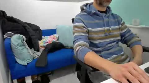 Snapshot of bubblebumdave chatting on 02-04-25, 01:06 Bubblebum online show from 02-04-25, 01:06