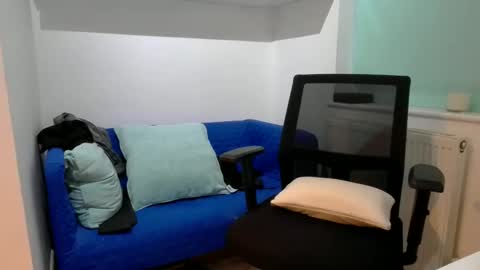 Snapshot of bubblebumdave chatting on 12-16-25, 02:55 Bubblebum online show from 12-16-25, 02:55