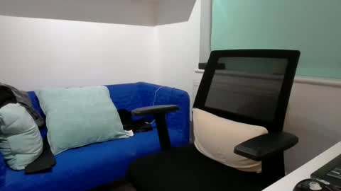 Snapshot of bubblebumdave chatting on 12-17-25, 04:24 Bubblebum online show from 12-17-25, 04:24