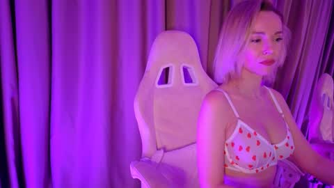 bubbling_crush online show from 03-04-25, 05:56