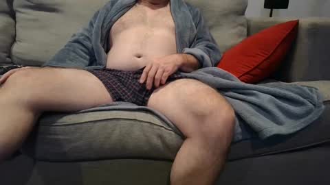 Snapshot of buck_camstar chatting on 10-01-25, 02:34 Buck online show from 10-01-25, 02:34