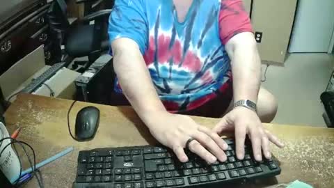 Snapshot of bucku2 chatting on 04-28-26, 10:04 Bucku2 online show from 04-28-26, 10:04