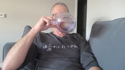 Snapshot of budman004 chatting on 11-01-25, 08:44 budman004 online show from 11-01-25, 08:44