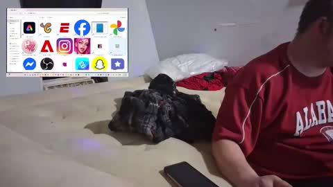 Snapshot of budsonly33 chatting on 11-22-25, 10:47 budsonly33 online show from 11-22-25, 10:47