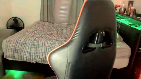 buffsexyman24 online show from 03-02-25, 03:56