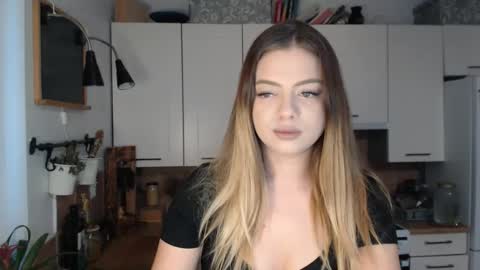 Snapshot of buffyextasy chatting on 01-13-26, 07:57 Buffy online show from 01-13-26, 07:57