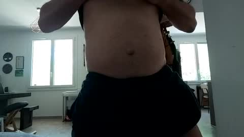 Snapshot of bulkyboners chatting on 08-06-26, 09:55 ejaculation for 250 online show from 08-06-26, 09:55