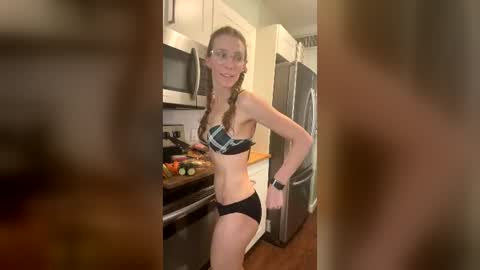 Bumblebee Bat Girl athletic fit smalltits skinny natural online show from 07-12-26, 05:04