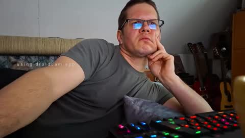 Snapshot of bumbuss chatting on 02-16-26, 03:30 bumbuss online show from 02-16-26, 03:30