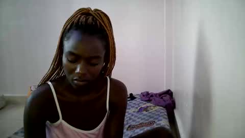 bunny_bliss1 online show from 05-25-26, 07:14
