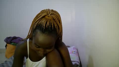 bunny_bliss1 online show from 05-25-26, 08:59
