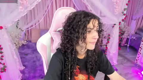 Snapshot of bunny_curly chatting on 09-15-25, 01:11 Bunny online show from 09-15-25, 01:11