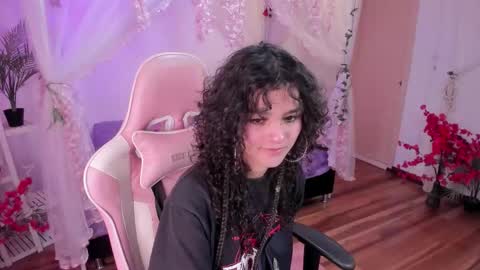 Snapshot of bunny_curly chatting on 10-21-25, 03:13 Bunny online show from 10-21-25, 03:13