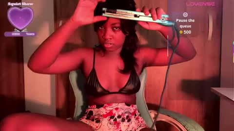 Snapshot of bunny_secrets chatting on 10-02-25, 08:38 Isa online show from 10-02-25, 08:38